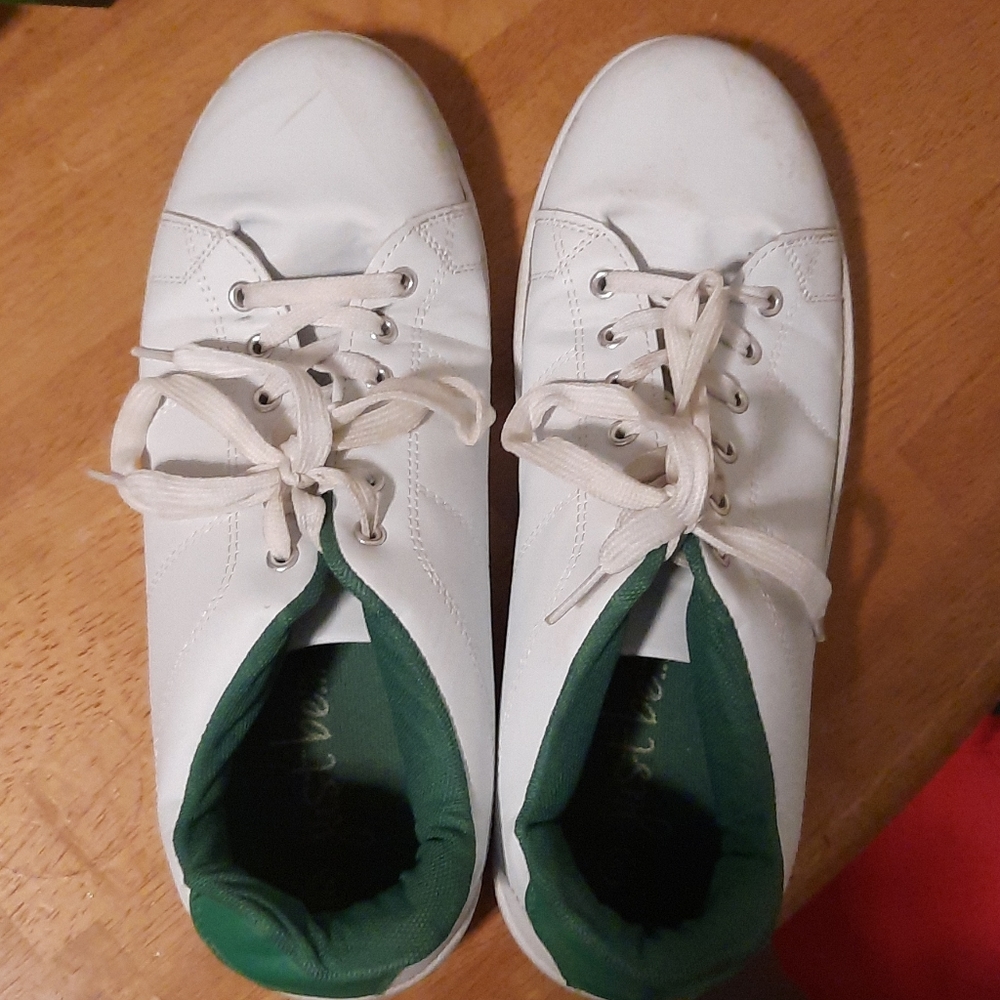 Just Be Shoes (S7)